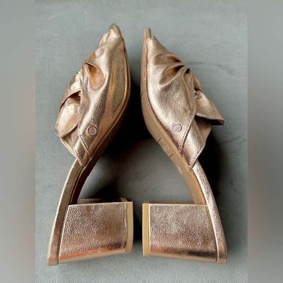 Circus by Sam Edelman Sahara Blush Gold Metallic Sandal - Picture 6 of 6